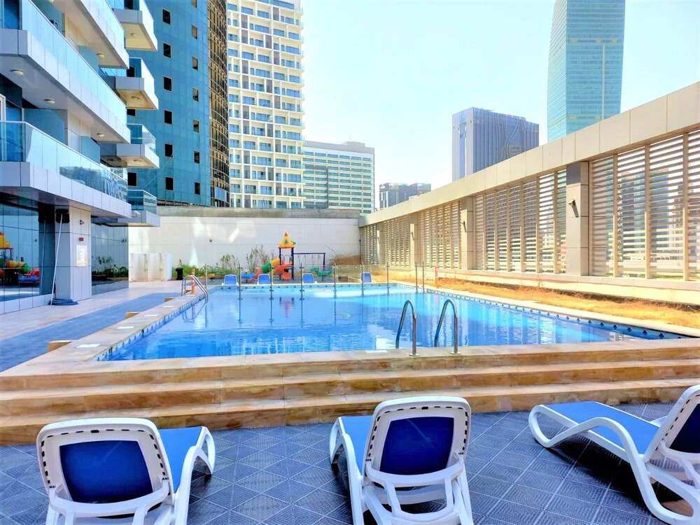Дубай: Gorgeous Business Bay Apartment with Balcony