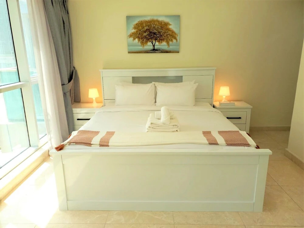 Дубай: Gorgeous Business Bay Apartment with Balcony