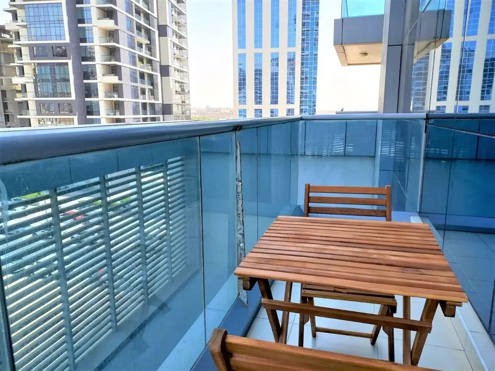 Дубай: Gorgeous Business Bay Apartment with Balcony
