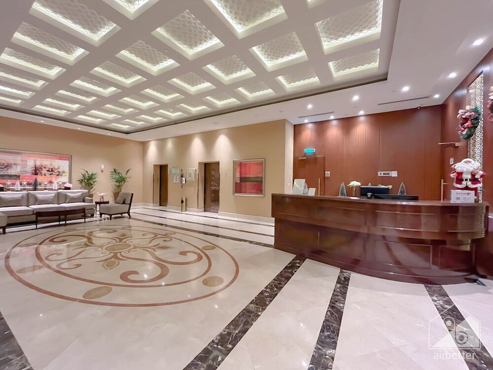 Дубай: Seaview Penthouse with Private Gym & Outdoor Pool