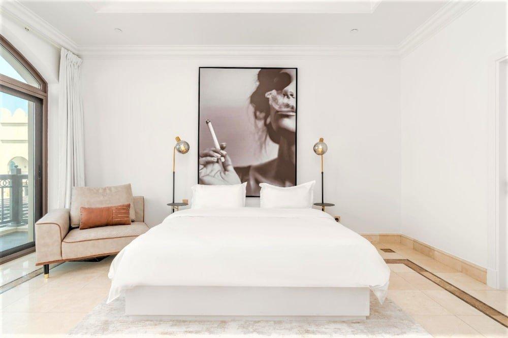 Дубай: Seaview Penthouse with Private Gym & Outdoor Pool