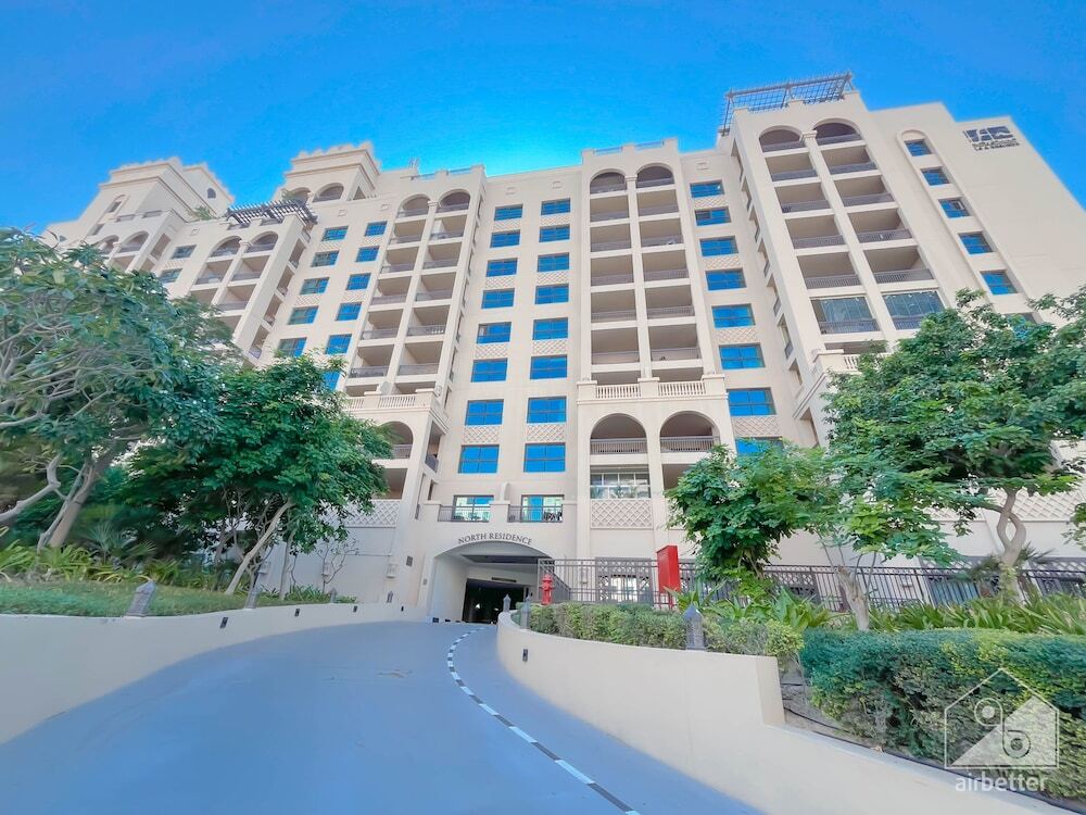 Дубай: Seaview Penthouse with Private Gym & Outdoor Pool