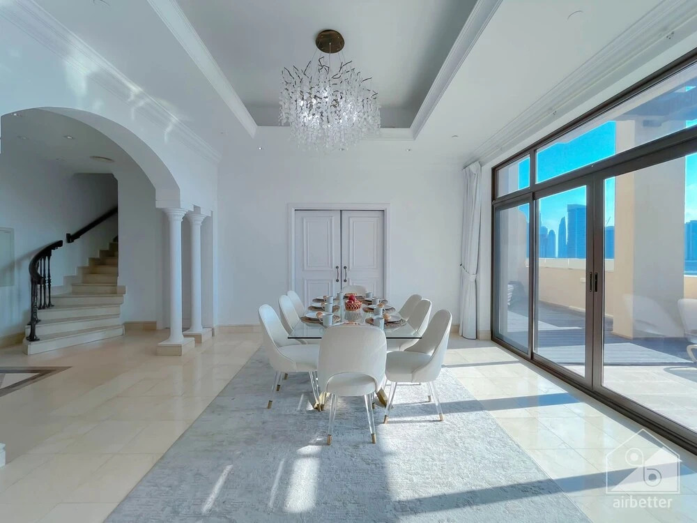 Дубай: Seaview Penthouse with Private Gym & Outdoor Pool