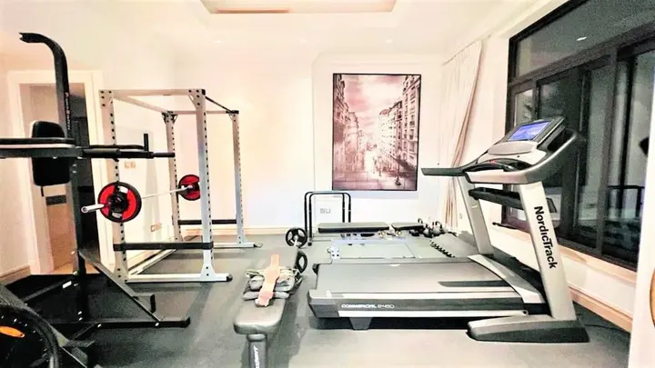 Дубай: Seaview Penthouse with Private Gym & Outdoor Pool