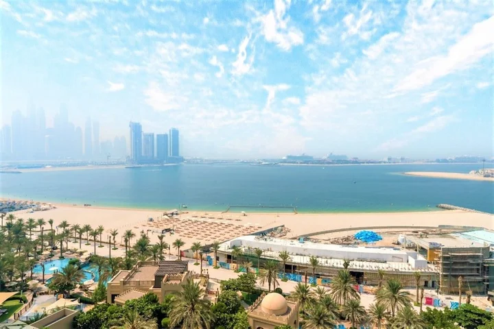 Дубай: Seaview Penthouse with Private Gym & Outdoor Pool
