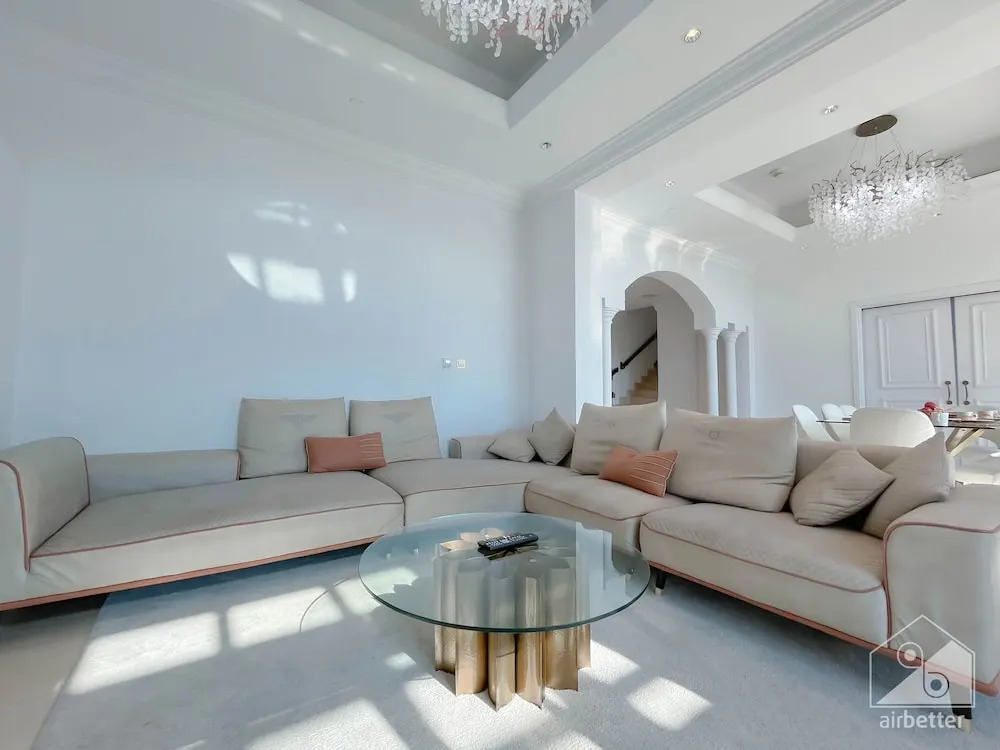 Дубай: Seaview Penthouse with Private Gym & Outdoor Pool