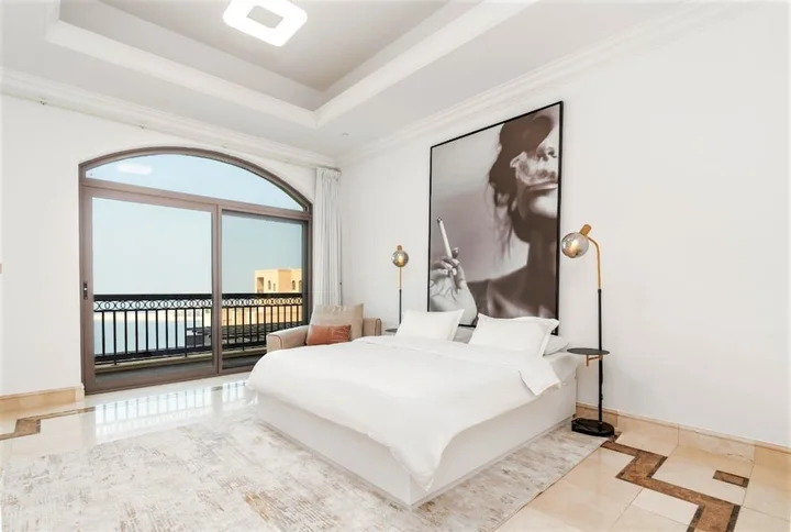 Дубай: Seaview Penthouse with Private Gym & Outdoor Pool