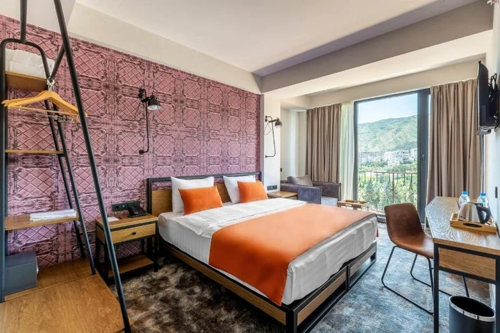 Тбилиси: Hotel Biography Tbilisi Mimino