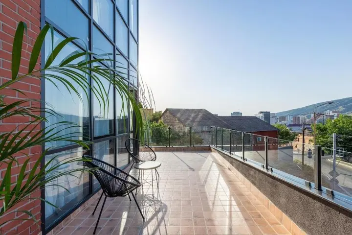 Тбилиси: Hotel Biography Tbilisi Mimino