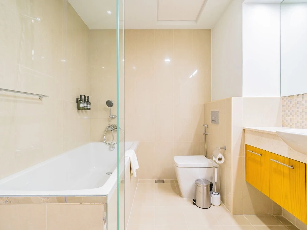 Дубай: Monty Holiday Home - Serene & Modern Apartment With Burj Khalifa View