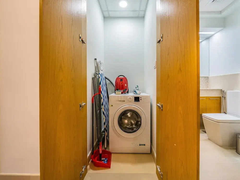Дубай: Monty Holiday Home - Serene & Modern Apartment With Burj Khalifa View