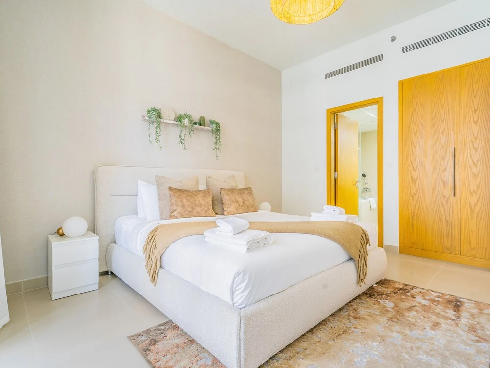 Дубай: Monty Holiday Home - Serene & Modern Apartment With Burj Khalifa View
