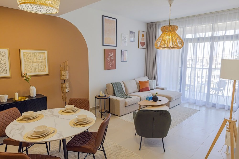 Дубай: Art-inspired apartment amidst Downtown Dubai