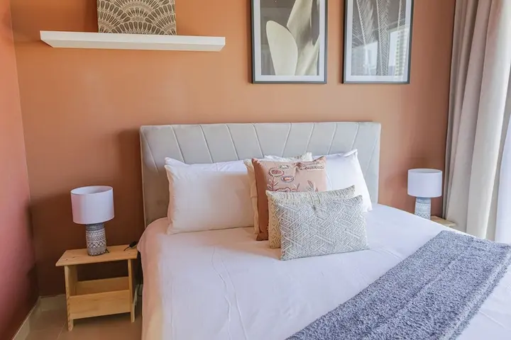 Дубай: Art-inspired apartment amidst Downtown Dubai