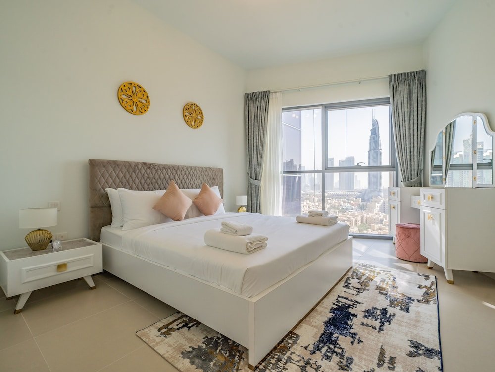 Дубай: Glamorous Apartment Facing Burj Khalifa