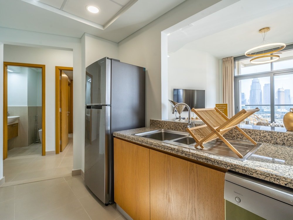 Дубай: Glamorous Apartment Facing Burj Khalifa