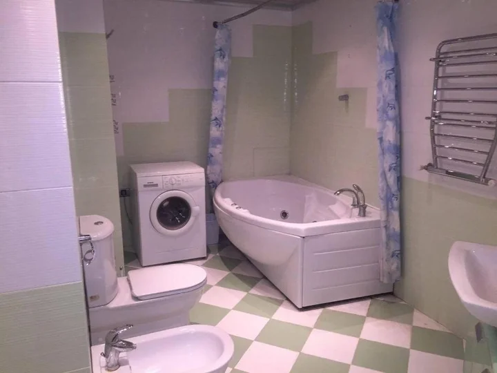 Баку: Lux Apartment Near Ramada Hotel In Center