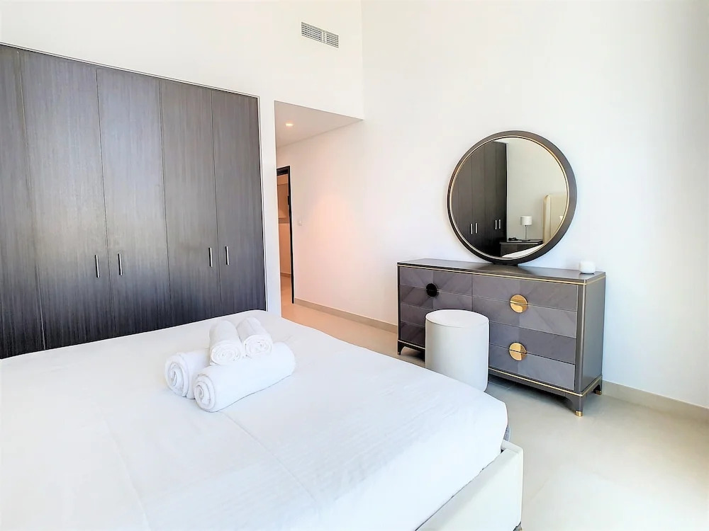 Дубай: Stunning Apt with Balcony - Dubai Mall access