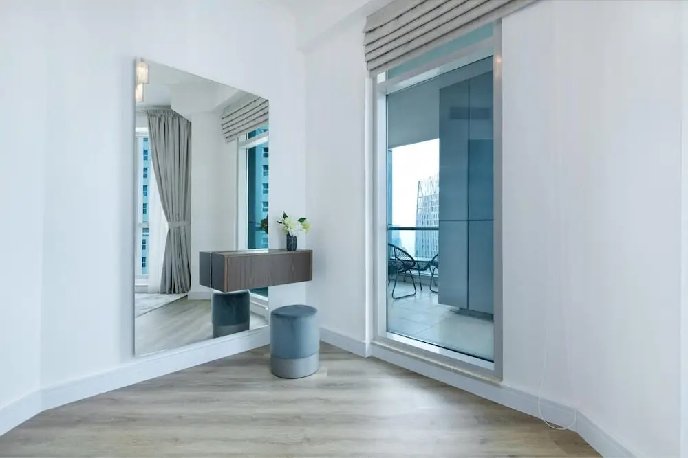 Дубай: High-floor Trendy Apt w Marina Palm Ocean Vws
