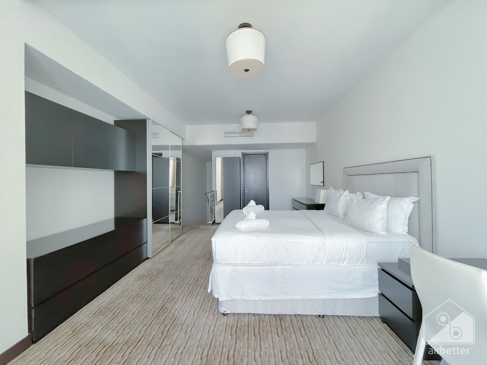 Дубай: Luxurious Loft with stunning views Dubai