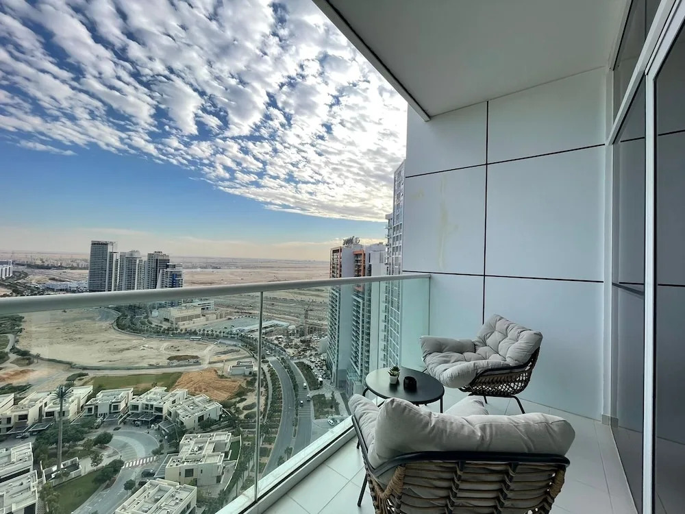 Дубай: Damac Hills Studio with City View