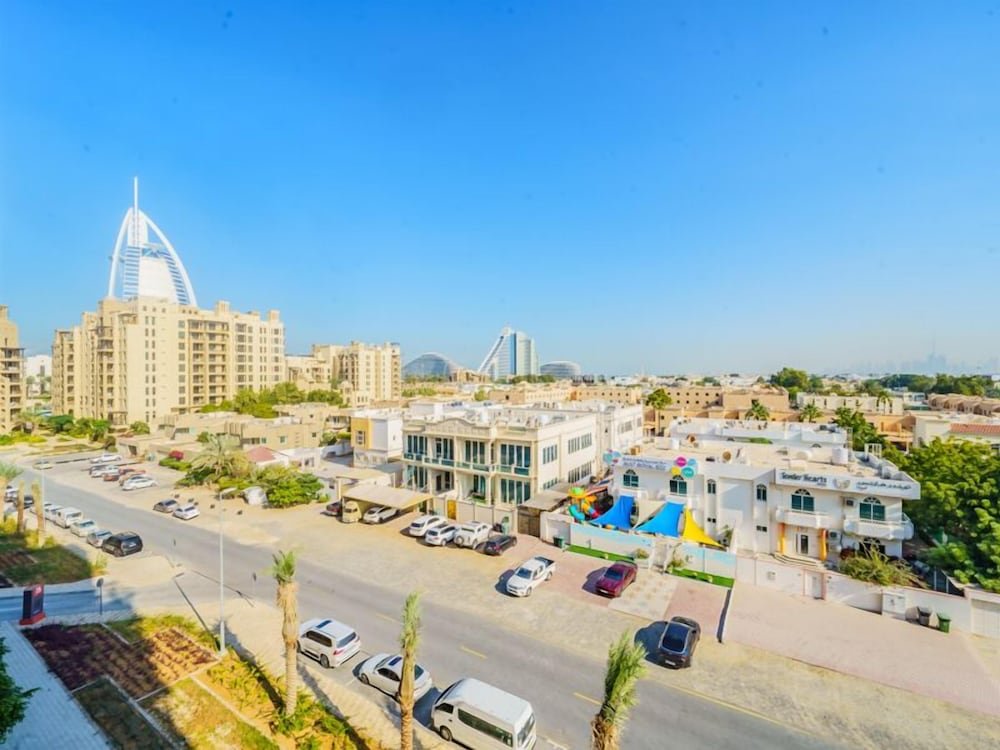 Дубай: Iconic Views Apt With Balcony Close to the Beach