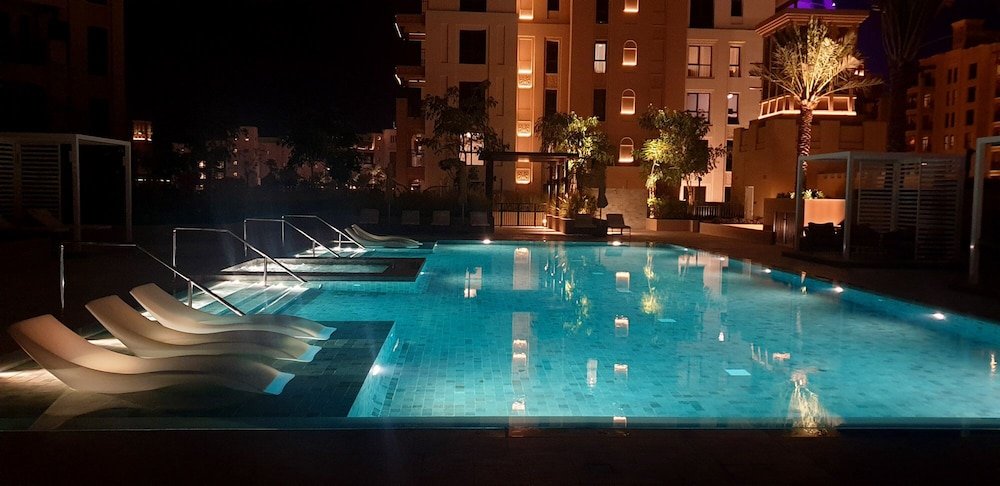 Дубай: Iconic Views Apt With Balcony Close to the Beach