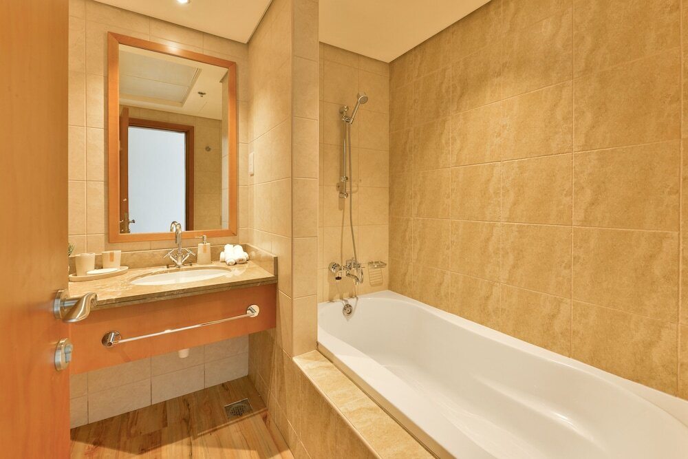 Дубай: Al Fattan - Sea View - Luxury JBR - Free Beach Resorts Access!