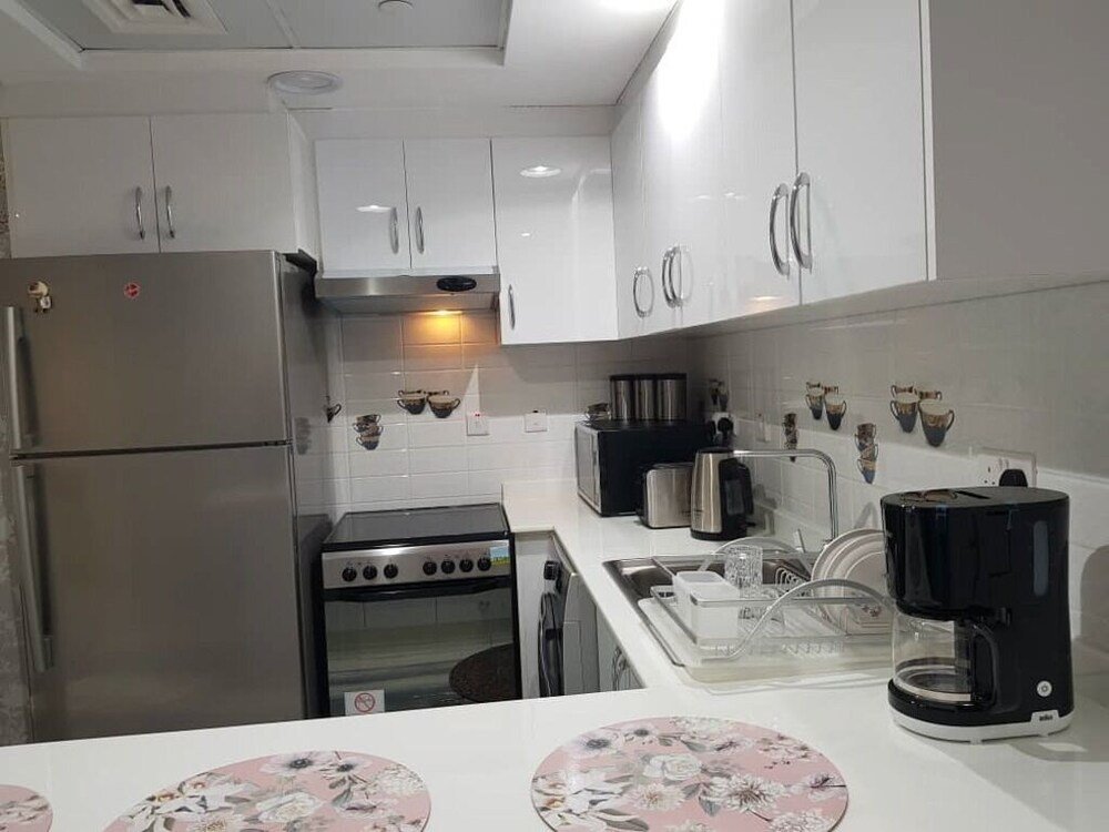Дубай: Stunning Jlt Apartment With Beautiful Views and Luxury Amenities