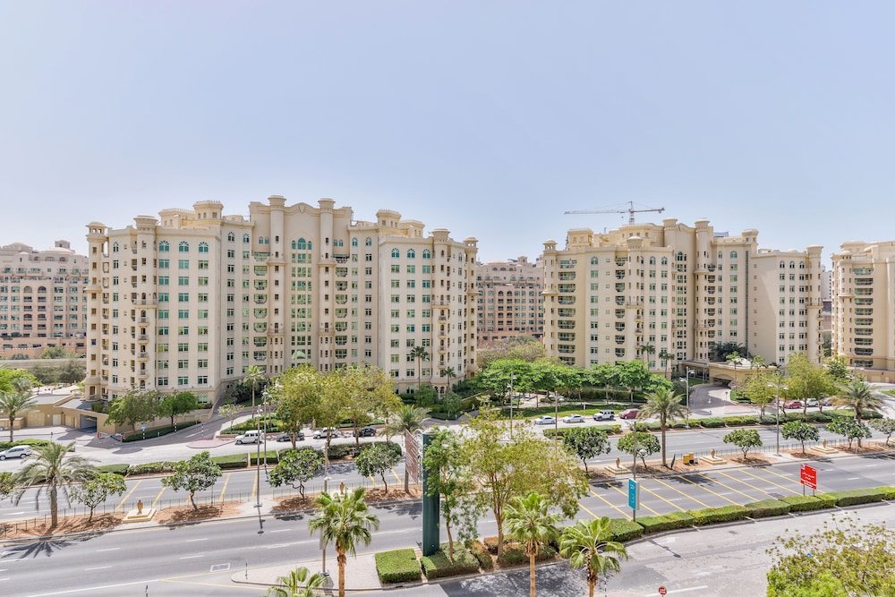 Дубай: Shoreline Beachfront Luxury Palm