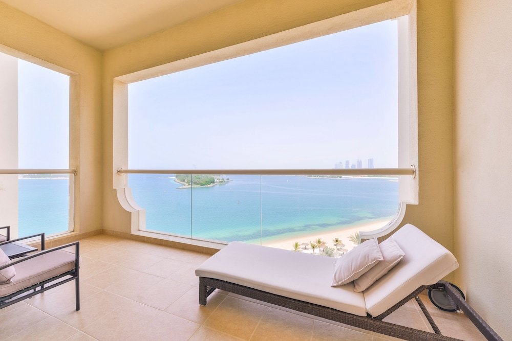 Дубай: Shoreline Beachfront Luxury Palm
