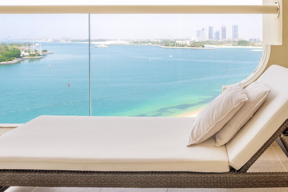 Дубай: Shoreline Beachfront Luxury Palm