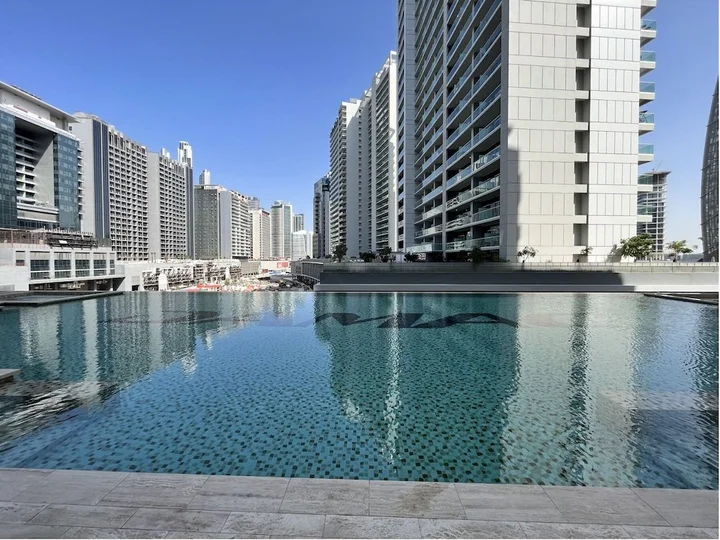Дубай: Majestine Luxury Apartments