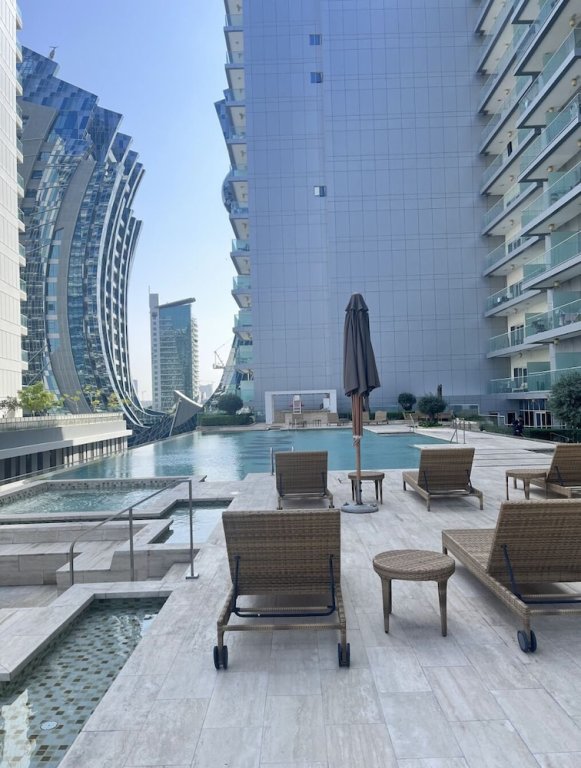 Дубай: Majestine Luxury Apartments
