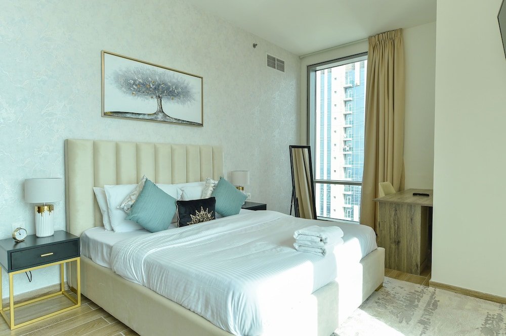 Дубай: Dubai Canal View 1 BR Premium Apartment - AMN