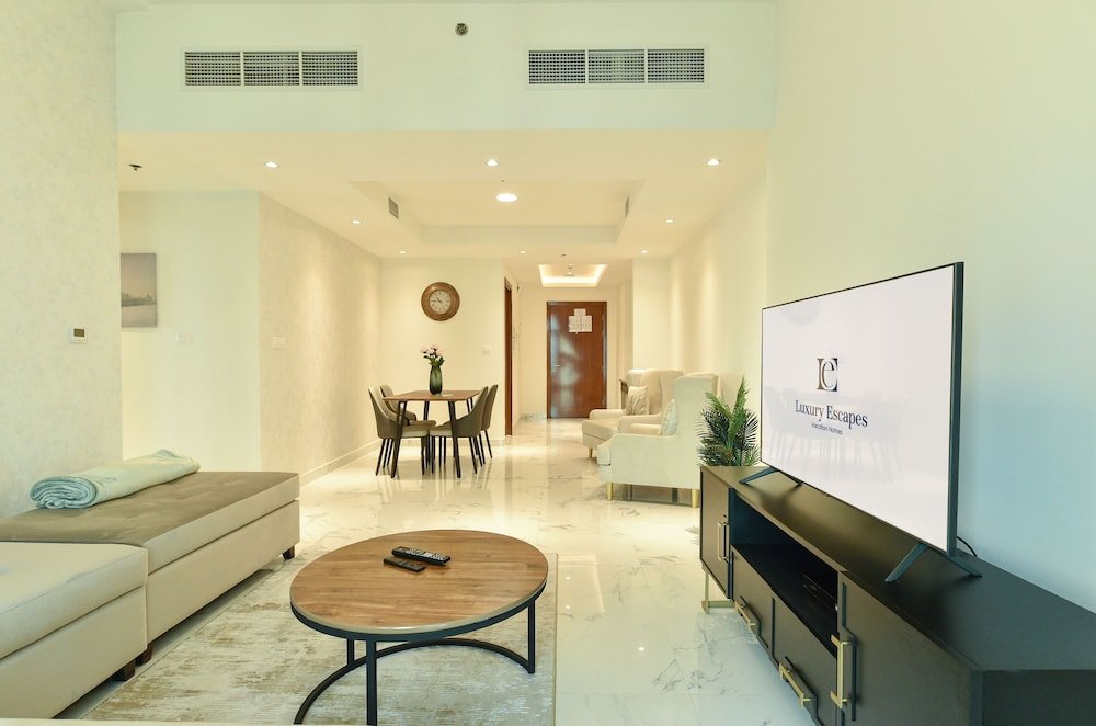 Дубай: Dubai Canal View 1 BR Premium Apartment - AMN