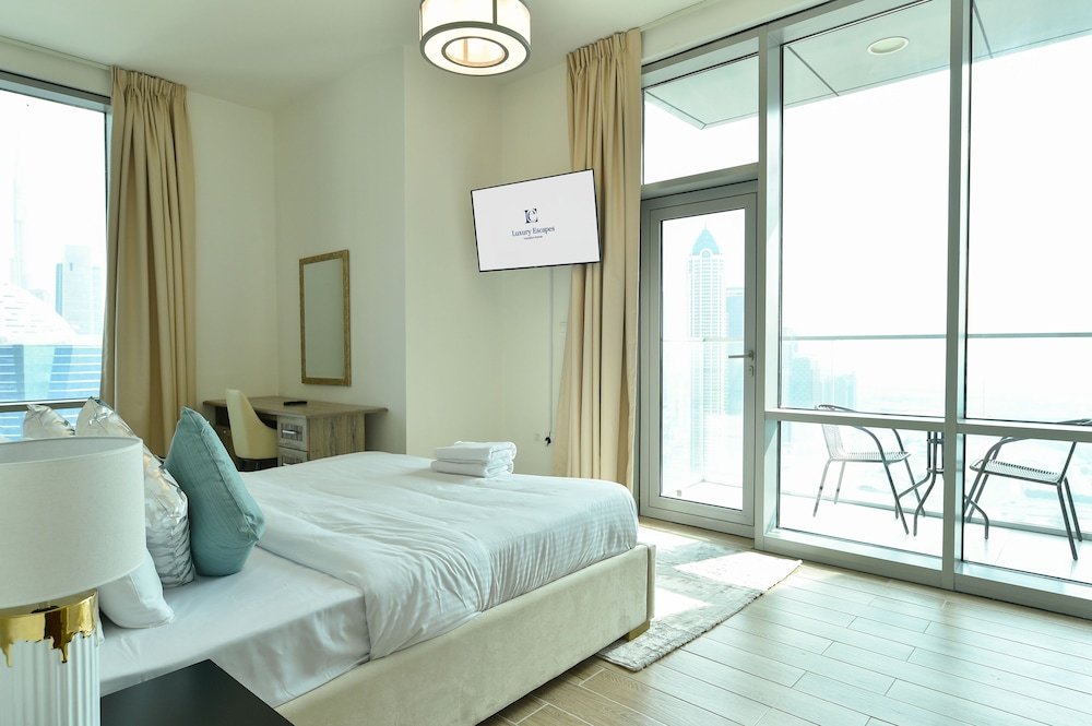 Дубай: Dubai Canal View 1 BR Premium Apartment - AMN