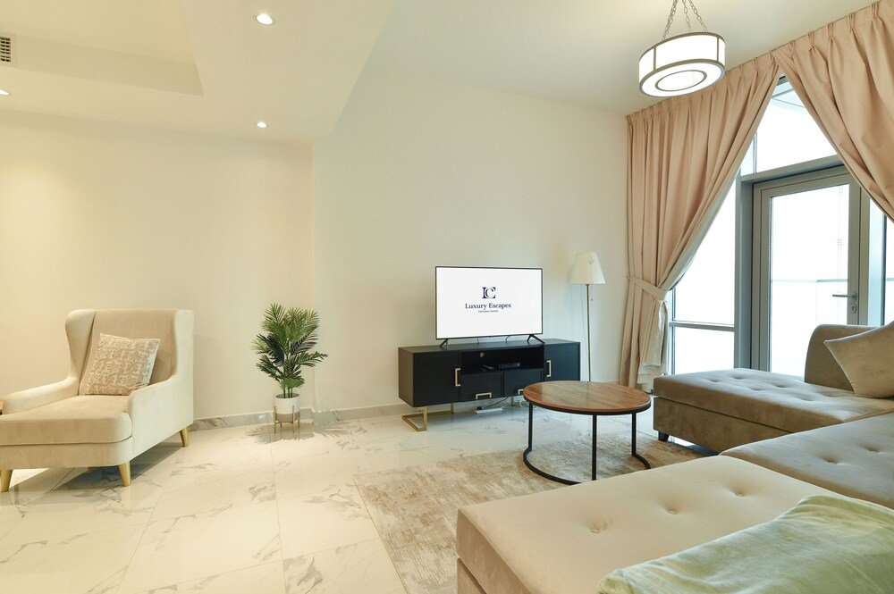 Дубай: Dubai Canal View 1 BR Premium Apartment - AMN