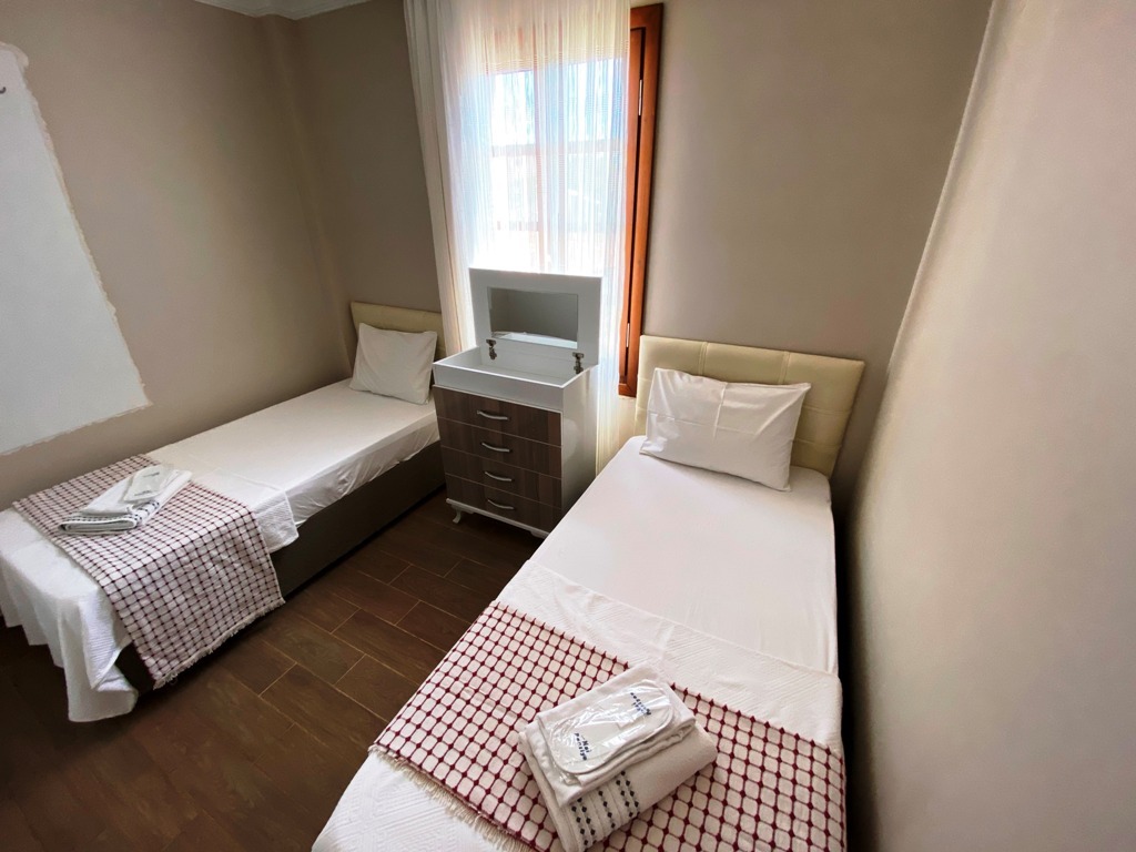 Айвалык: Mai Otel Cunda