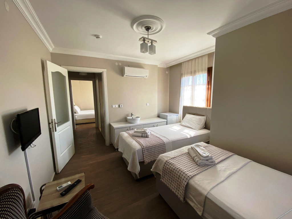 Айвалык: Mai Otel Cunda