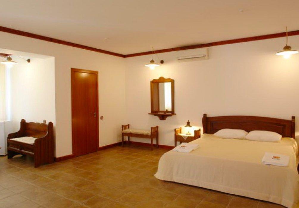 Рыбачье: Barcelona Hotel