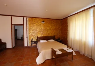 Рыбачье: Barcelona Hotel