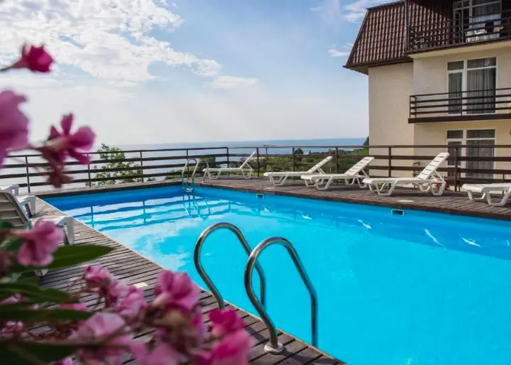 Утёс: Priliv Hotel