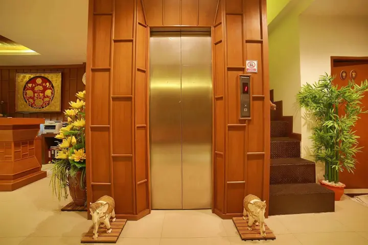 Кату: Lotus Hotel Patong