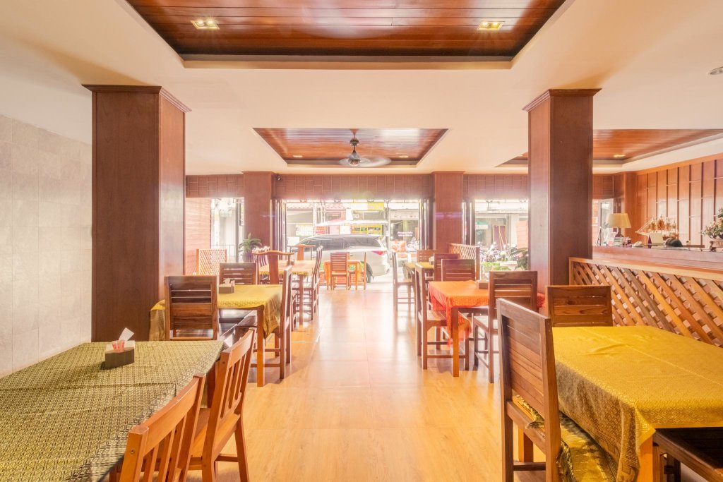 Кату: Lotus Hotel Patong
