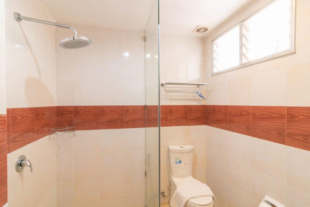 Кату: Lotus Hotel Patong