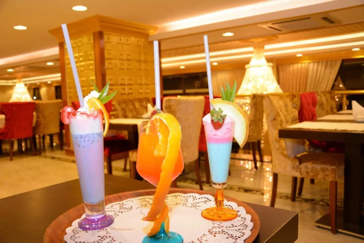 Ван: Haldi Hotel