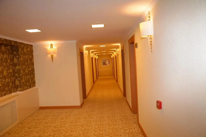 Ван: Haldi Hotel