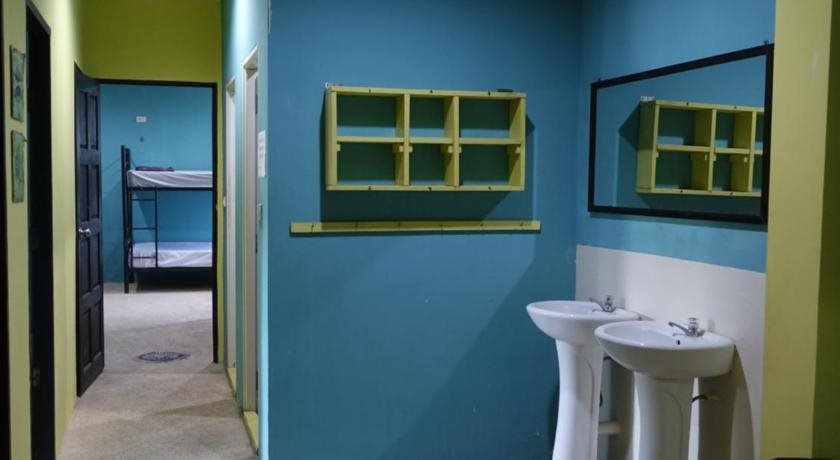 Ко-Липе: Davy Jones Locker Hotel