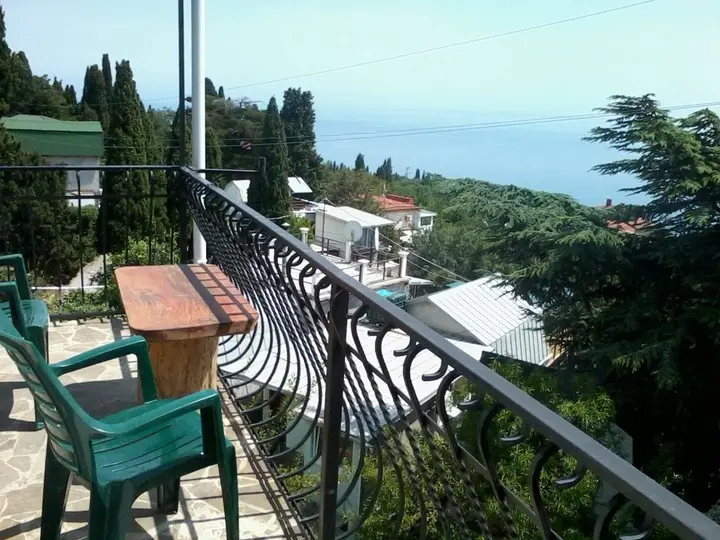 Алупка: Gostevoj dom